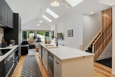Image de Lucas Street - a timeless, contemporary, Georgian home.