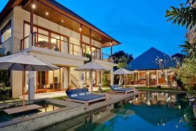 Image de 4br Villa Seminyak Bali Near Beach