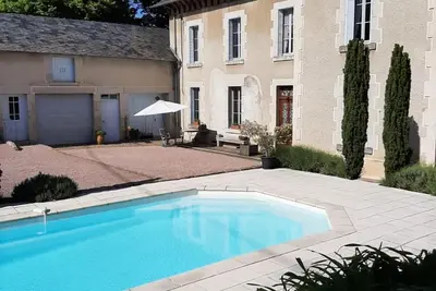 Image de Gîte 6 pers avec piscine, terrasse et parc, idéal randos et détente