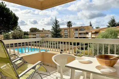 Image de Studio cabine au Lavandou - 4 couchages, climatisé, balcon, piscine, parking inclus