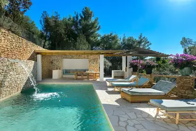 Image de Luxurious villa with swimming pool