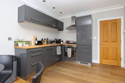 Image de Bright and Modern 2 bed flat