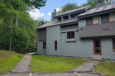 Image de Spacious, updated, Ac/Fp, mountain view, pool access, near Loon. C1061 by Lrs