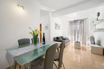 Image de A 2 bedroom family apartment with garden - Božica 2