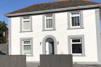Image de Self catering flat, parking, 4 mins walk to beach, 3 min shops. Ferry discount.