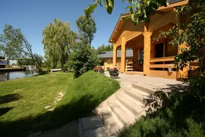 Image de Chalet Copperwing on small-scale nature campsite 't Ol Gat.
