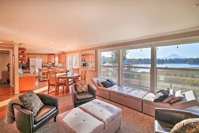 Image de Stunning Kent Lake House w/ Private Dock!