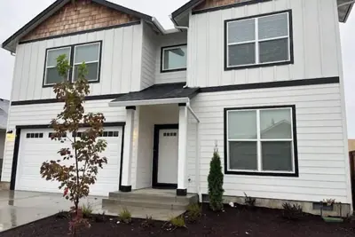 Image de Newly constructed spacious home in Eugene/Springfield near Uo and Autzen stadium