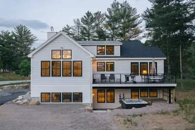 Image de Moon Meadow Farmhouse: luxury getaway w/ hot tub