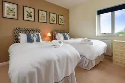 Image de Beachy chic home for cosy breaks close to beach