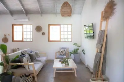 Image de family friendly - private pool - 2 min drive to the beach