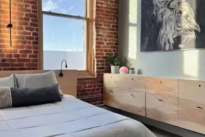 Modern & Rustic RiNo Loft+Mountain View+Downtown