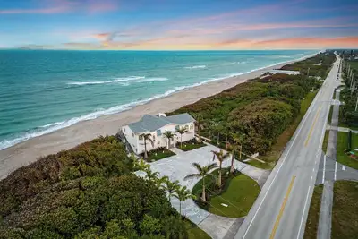 Image de Melbourne Beachfront Oasis - Cocoa Beach Bungalow