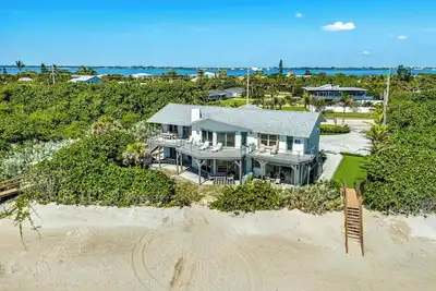 Image de Melbourne Beachfront Oasis - Dune Sunrise Villa