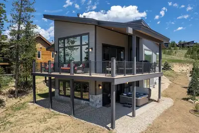 Image de New Lux Mtn Home, Hot Tub, Ski&Golf, A/C split, Views! !