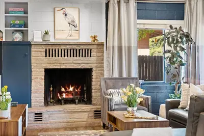 Image de A440a Smith Road Aaa · Fabulous Uptown Escape