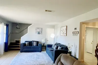 Image de Dallas Green house 3 bedroom 4 bdr house king bed!