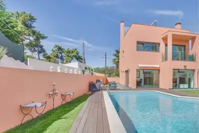 Image de Beach Walk Villa with Pool. Just remodeled, proximity to golf and Lisbon!