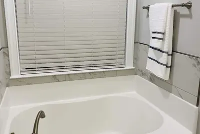 Image de Luxury 4br House. Only 10 miles from Augusta National Golf Club.