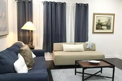 Image de Spacious 3bd 2ba Jacuzzi near Convention Center