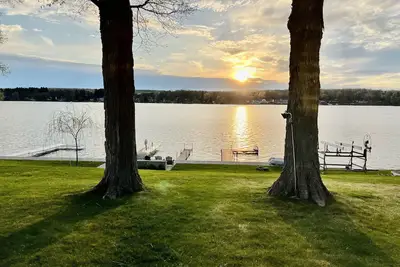 Image de Remodeled Lake House on Silver Lake