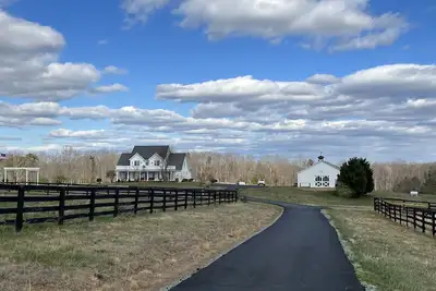 Image de Escape to Nature: Exquisite Retreat Perfect for Gatherings near Charlottesville