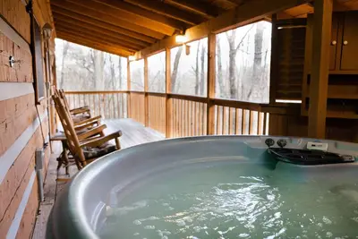 Image de Family Escape Hot Tub + Game Table