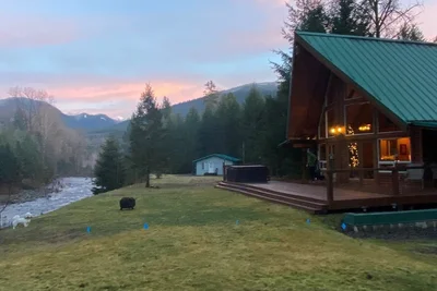 Image de Beautiful mountain cabin by river - 2. 9 miles from town