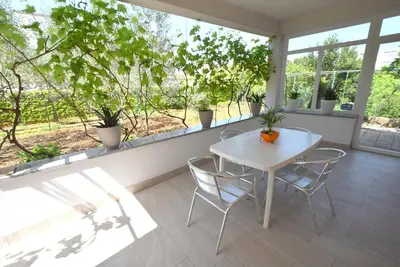 Image de Appartement d'une chambre avec la terrasse Krk (A-20615-b)