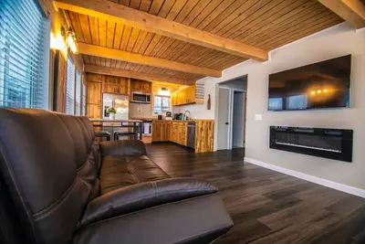 Image de Cozy 3b/1b Home in Government Hill near Downtown Anchorage with Mountain Views