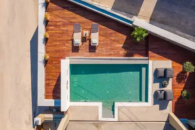 Image de Private Swimming Pool Suite with Sea View, Coocono Villas