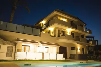 Image de Villa Le Mimose - Wave with pool, beachfront direct beach access