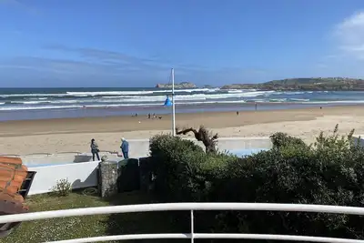 Image de Villa in first line of beach with spectacular views.