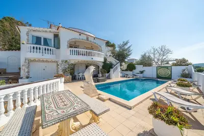 Image de Adriana: Maison avec jardin et piscine privée