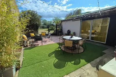 Image de Ferme provencale luberon 3 chambres piscine climatisation centre de lourmarin