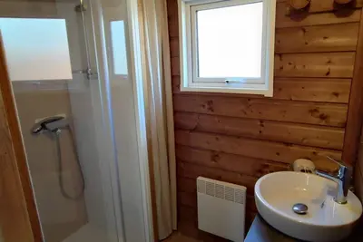 Image de Lodge Confort 5 personnes au bord de la rivière