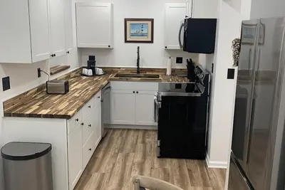 Image de Experience coastal charm! 3 bd 2 bath Downtown Charleston 11 min Beach 30  min