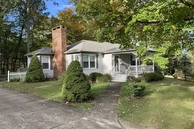 Image de Conneaut Creek Cottage