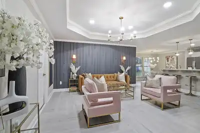 Image de Modernly Styled Home - 30 minutes away from New Orleans Airport & Baton Rouge