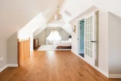 Image de Modern & Spacious 1908 Home