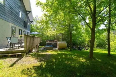 Image de Entire Chalet - Hot tub -Sauna - 25 mins to Blue Mountain
