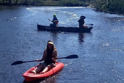 Image de 21 people can fit, old homosassa, 2 minutes from 2 boat slips, 4 kayaks!