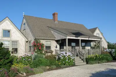 Image de Privacy at the end of a cul-de-sac adjacent to Miacomet Golf Course