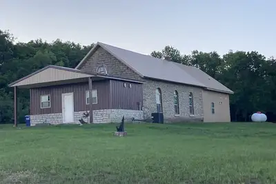 Image de Unique one room limestone schoolhouse