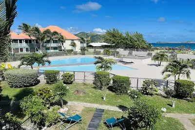 Image de Vacances en 1ere Classe, vue sur la Plage de la Baie Orientale