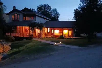 Image de Sequoia Park Foothill Ranch scenic views, luxury ranch house suite, pool horses