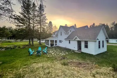 Image de 5 acres on trails with a private Sauna House