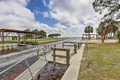 Image de Waterfront Panacea Vacation Rental w/ Dock!