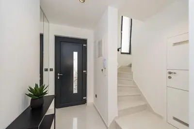 Image de Maison de vacances Novalja pour 1 - 8 personnes avec 3 chambres à coucher - Maison jumelée