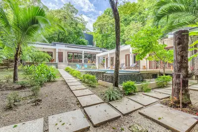 Image de Casa Bougainvillea Modern jungle villa close to guiones beach